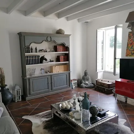 Maison Et D'hotes De Campagne Les Trefles 펜션 Saint-Martin-de-Gurçon